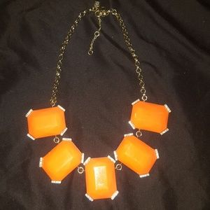 🌺BANANA REPUBLIC STATEMENT NECKLACE🌺